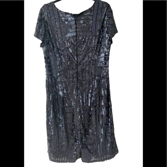 Adrianna Papell - Picture 2 of 3